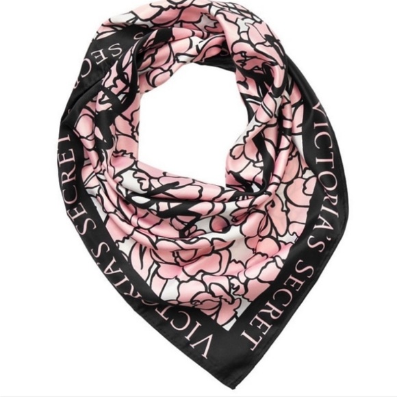 Victoria’s Secret scarf - Picture 2 of 8
